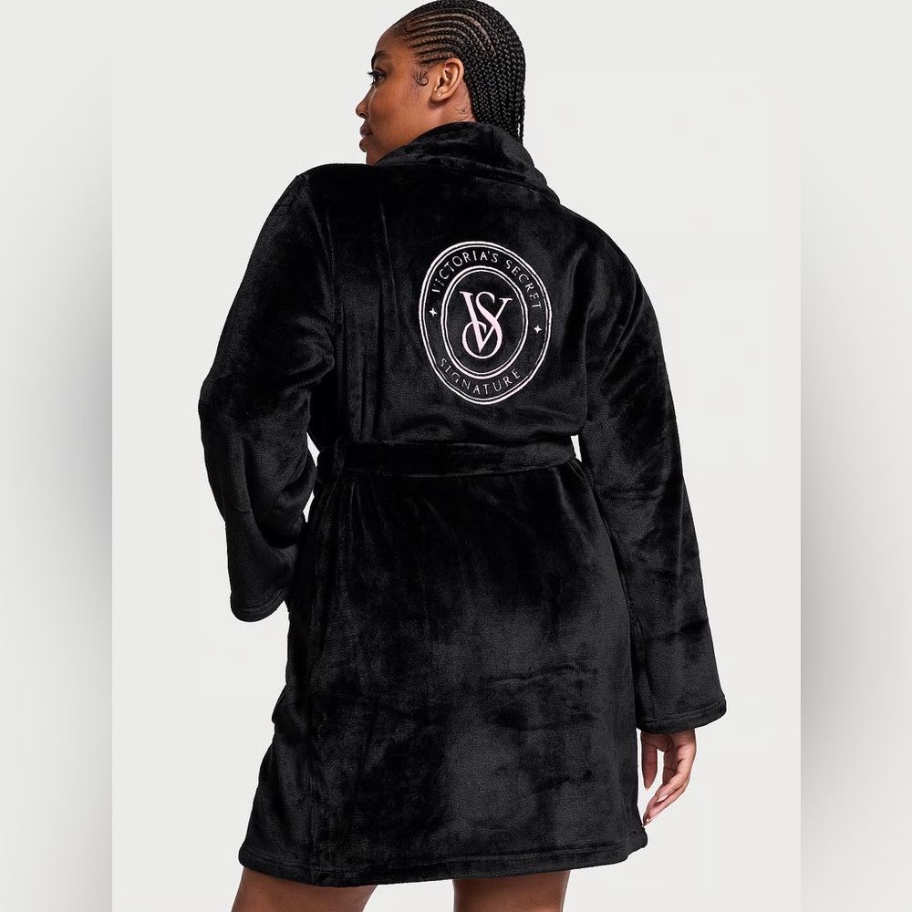 🩷SOLD🩷 NEW Victoria’s Secret Plush Cozy Soft Black Robe M/L